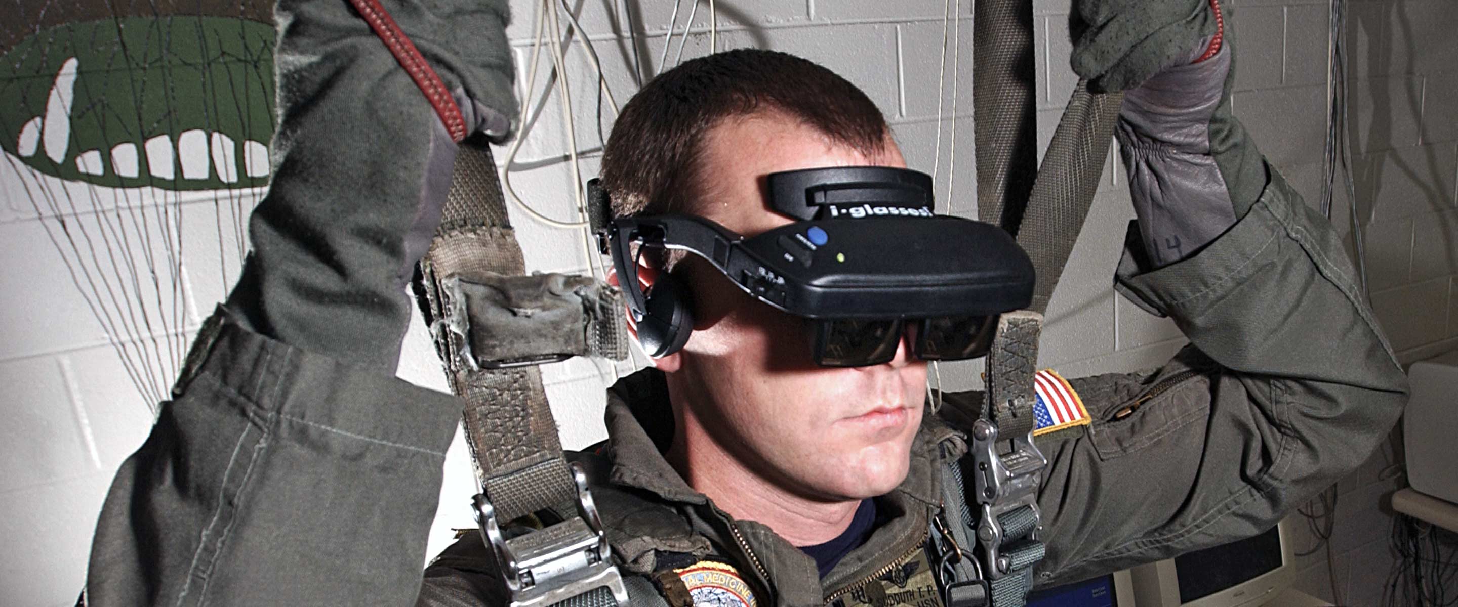 Navy Research Psychologist simulates parachuting with a VR experience